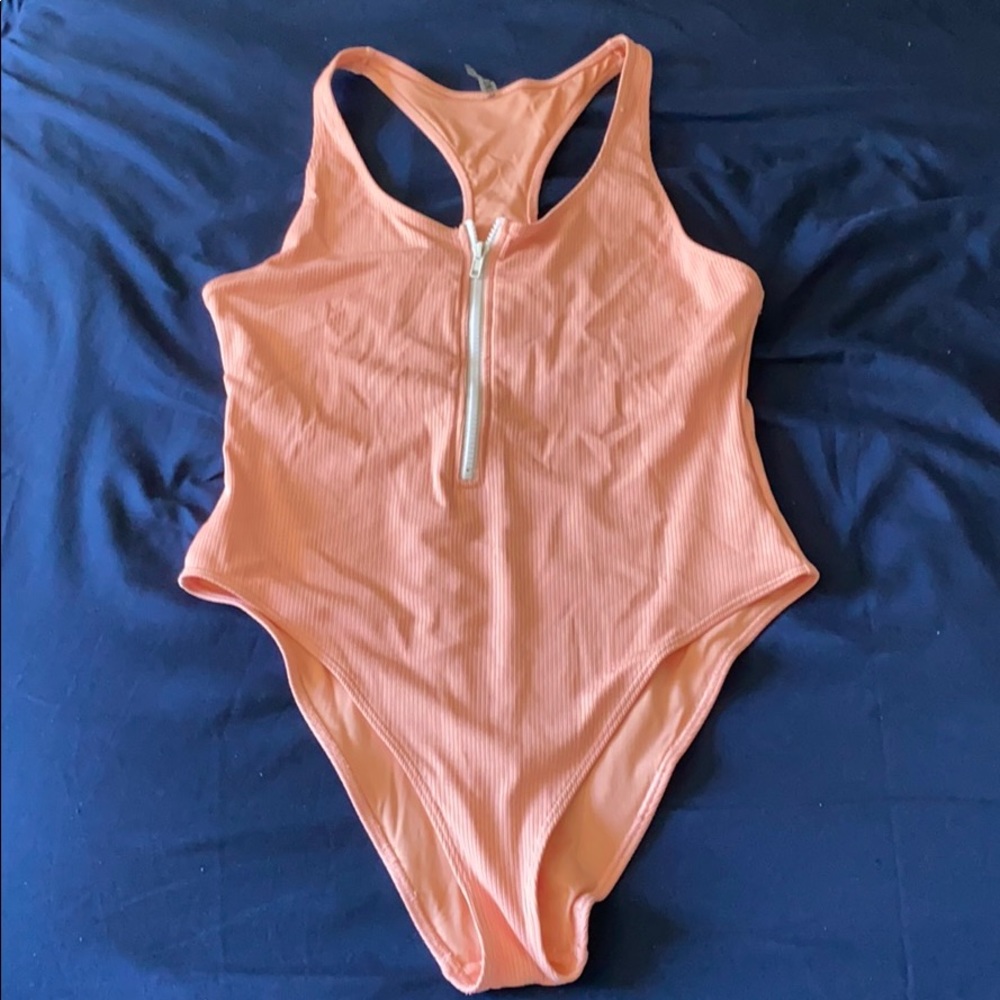 One piece swim suit